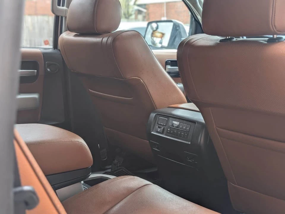 Toyota Sequoia * Platinum 4WD* АВТОКРЕДИТ БЕЗ ПЪРВОНАЧАЛНА ВНОСКА, снимка 12 - Автомобили и джипове - 55905554