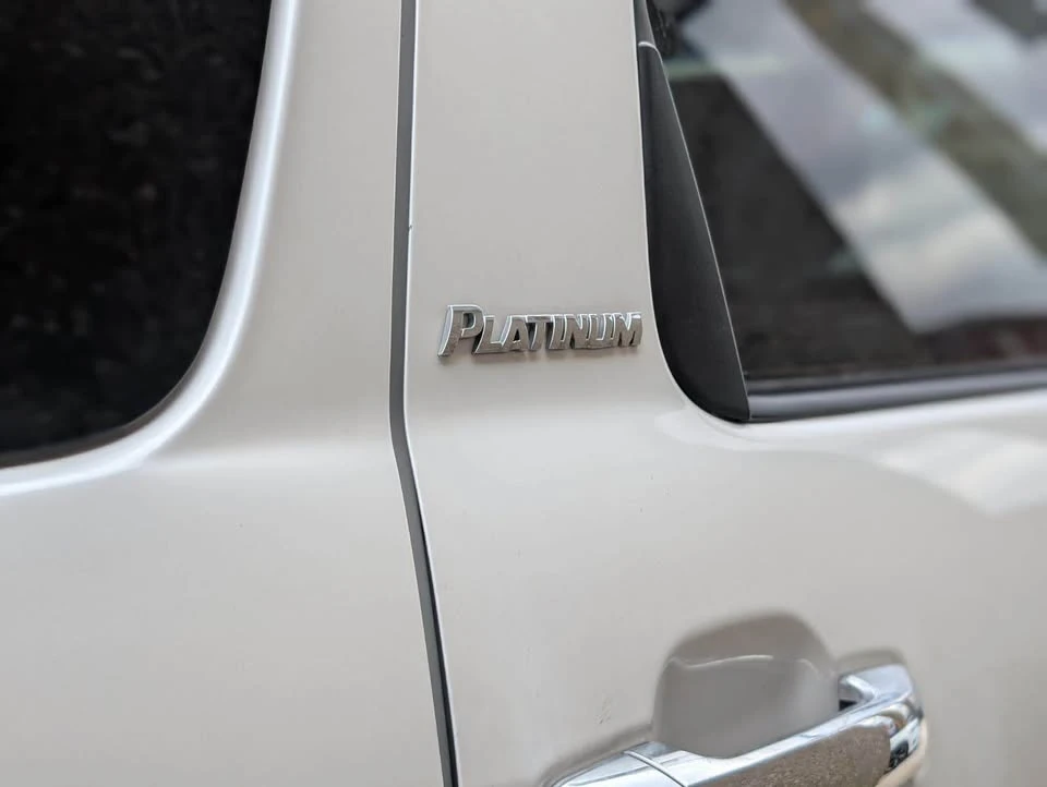 Toyota Sequoia * Platinum 4WD* АВТОКРЕДИТ БЕЗ ПЪРВОНАЧАЛНА ВНОСКА, снимка 5 - Автомобили и джипове - 55905554