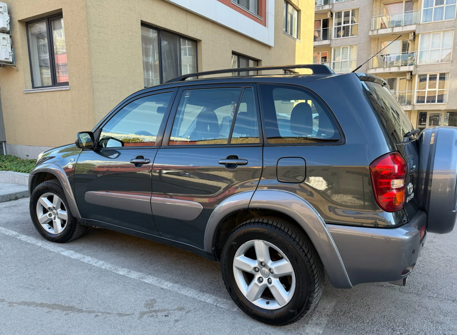 Toyota Rav4 2.0 D- 4D Exclusive, снимка 8 - Автомобили и джипове - 56395264