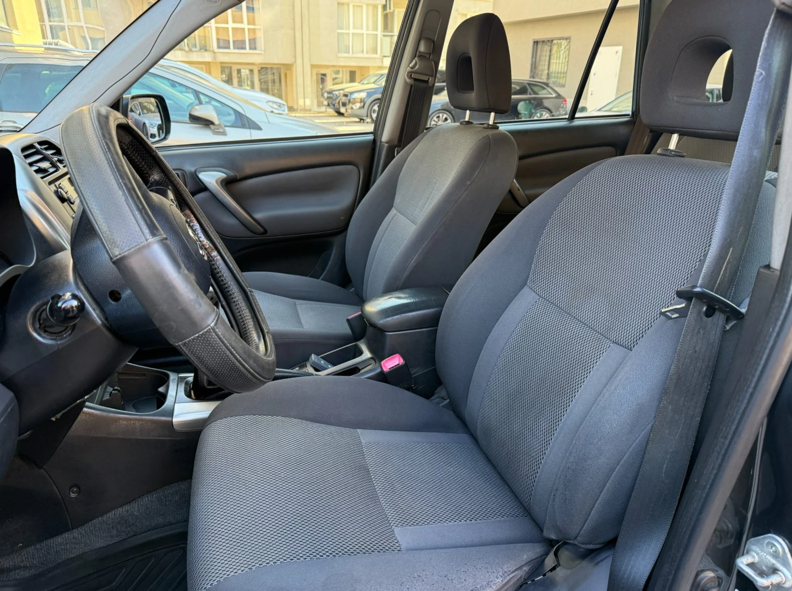 Toyota Rav4 2.0 D- 4D Exclusive, снимка 4 - Автомобили и джипове - 56395264