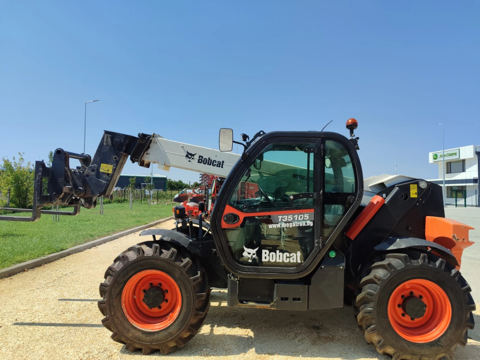 Телескопичен товарач Bobcat T35105 - изображение 5