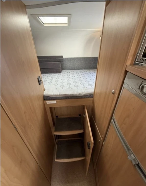 Кемпер Mercedes-Benz Burstner 316 cdi clima top, снимка 7 - Каравани и кемпери - 54397215
