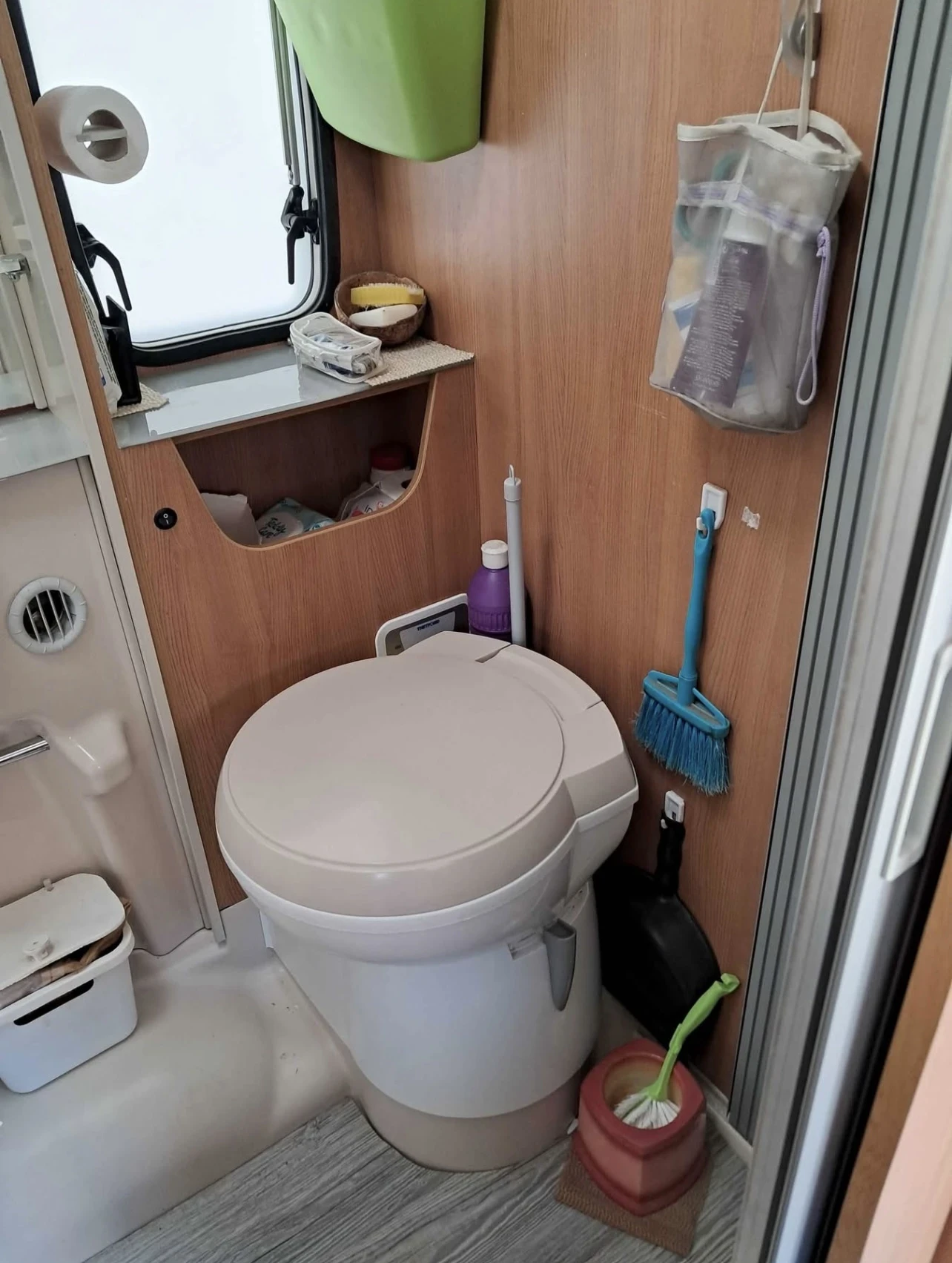 Кемпер Chausson Ford, снимка 3 - Каравани и кемпери - 53845678