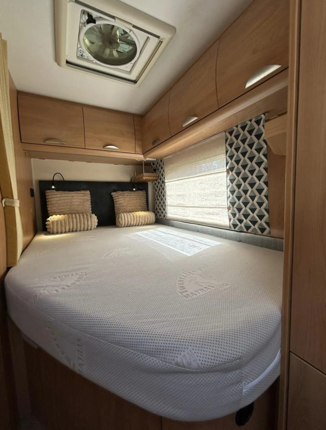 Кемпер Fiat Burstner Elegance 660, снимка 8 - Каравани и кемпери - 53845678