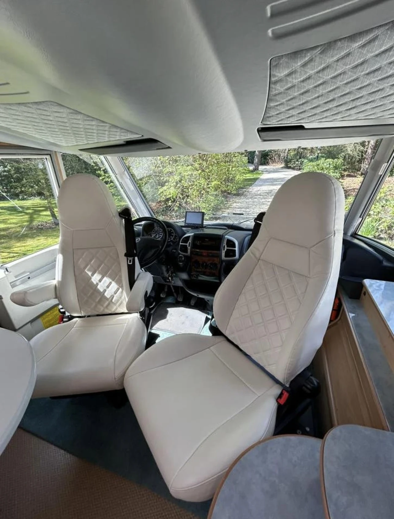 Кемпер Fiat Burstner Elegance 660, снимка 9 - Каравани и кемпери - 53845678