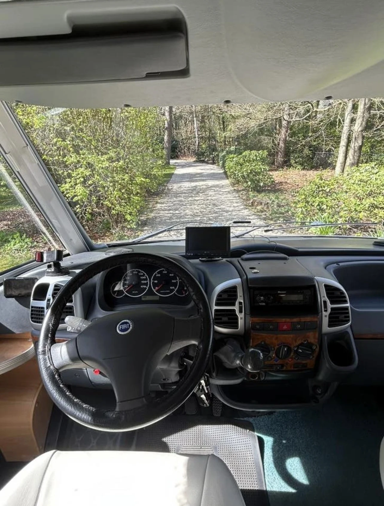 Кемпер Fiat Burstner Elegance 660, снимка 7 - Каравани и кемпери - 53845678