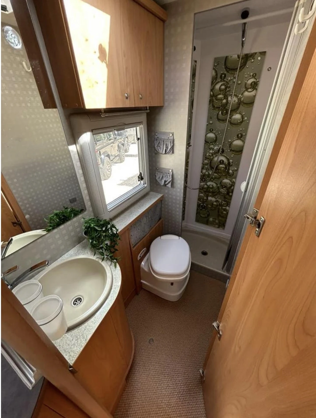 Кемпер Fiat Burstner Elegance 660, снимка 14 - Каравани и кемпери - 53845678