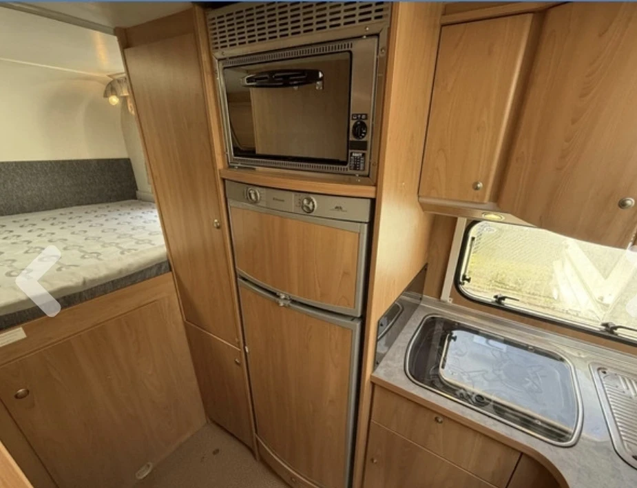 Кемпер Mercedes-Benz Burstner 316 cdi clima top, снимка 10 - Каравани и кемпери - 54397215