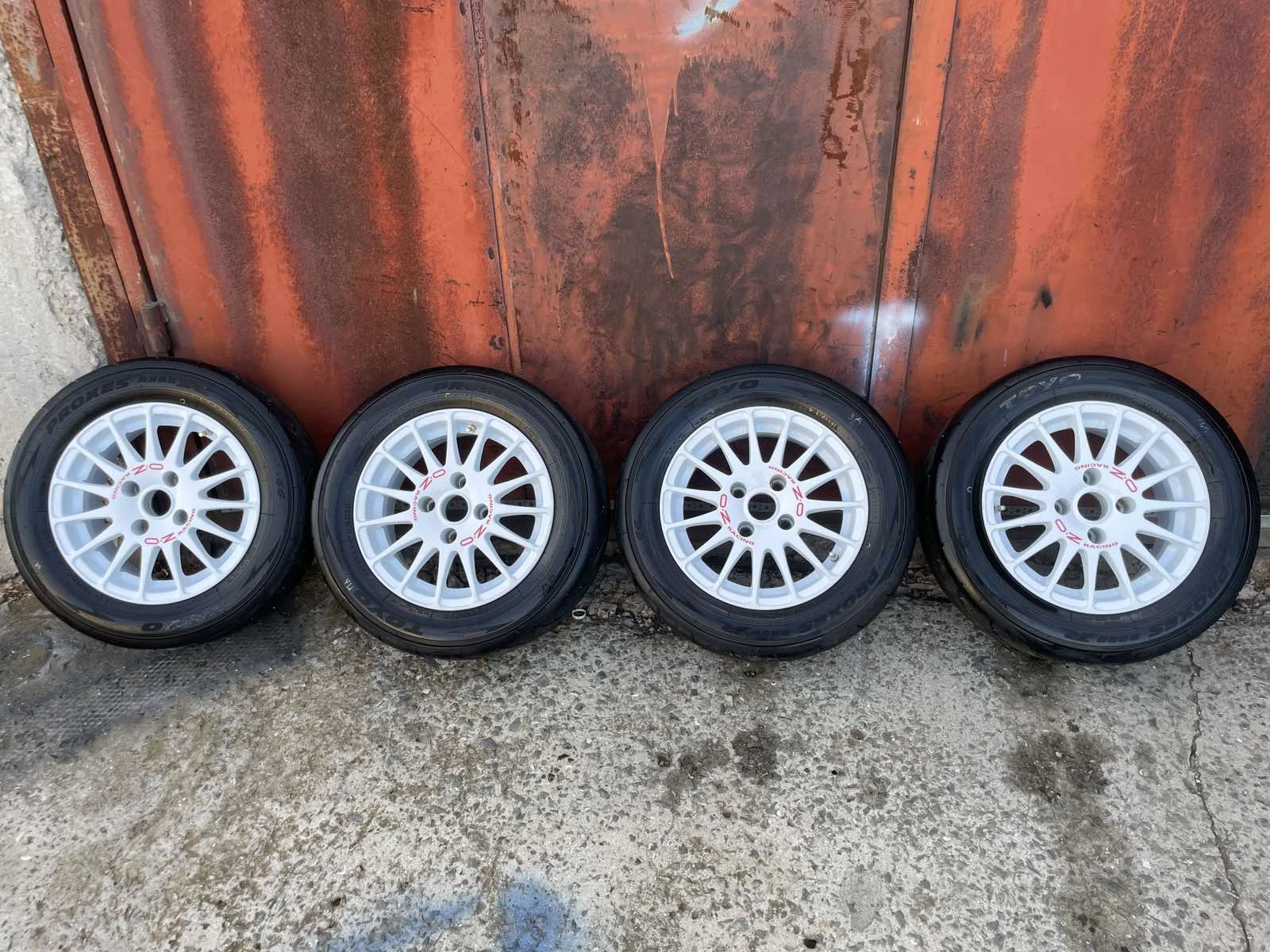 Гуми с джанти Toyo 185/60R14