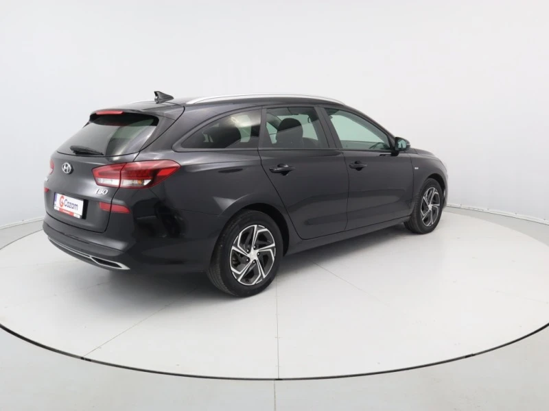 Hyundai I30 1.6 CRDi, снимка 8 - Автомобили и джипове - 47882417