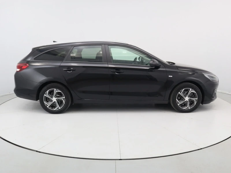 Hyundai I30 1.6 CRDi, снимка 5 - Автомобили и джипове - 47882417