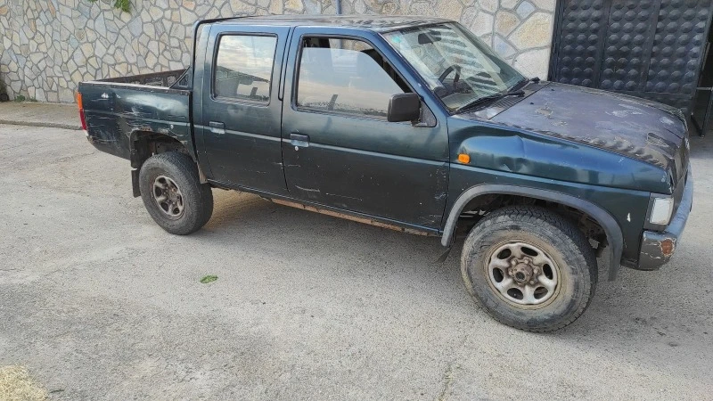 Nissan Pickup, снимка 6 - Автомобили и джипове - 47973391