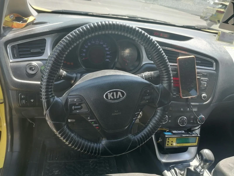 Kia Ceed, снимка 9 - Автомобили и джипове - 47581709