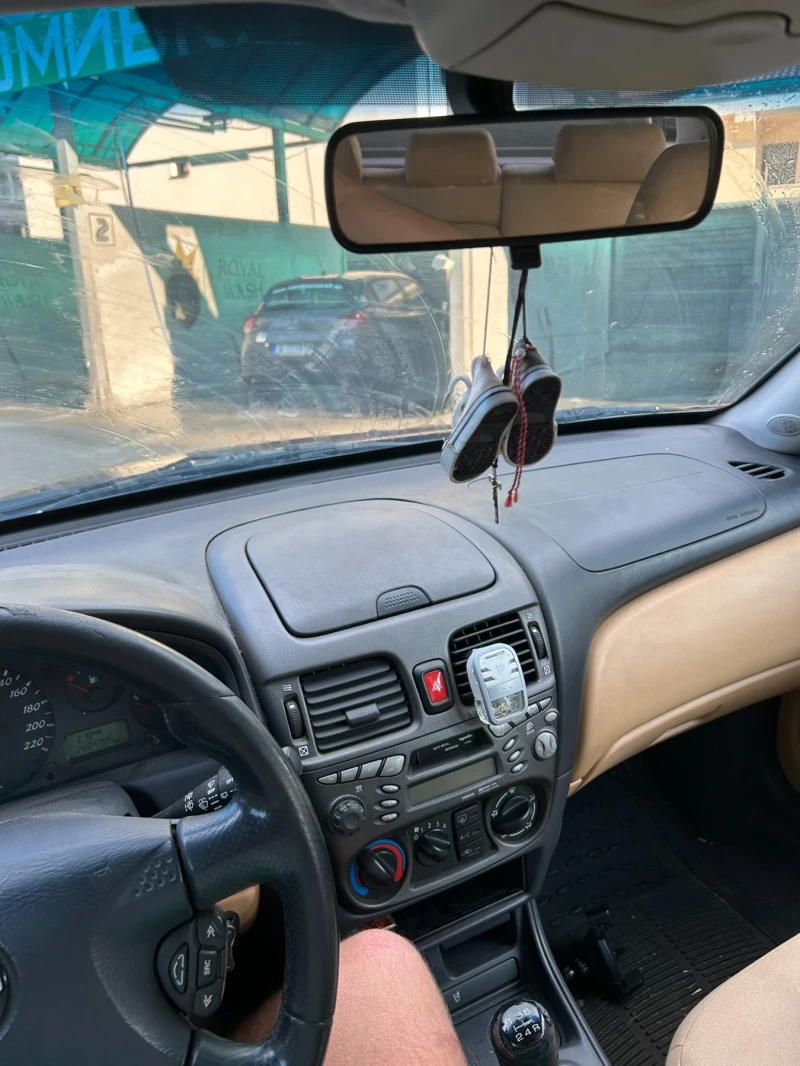 Nissan Almera, снимка 8 - Автомобили и джипове - 47925824