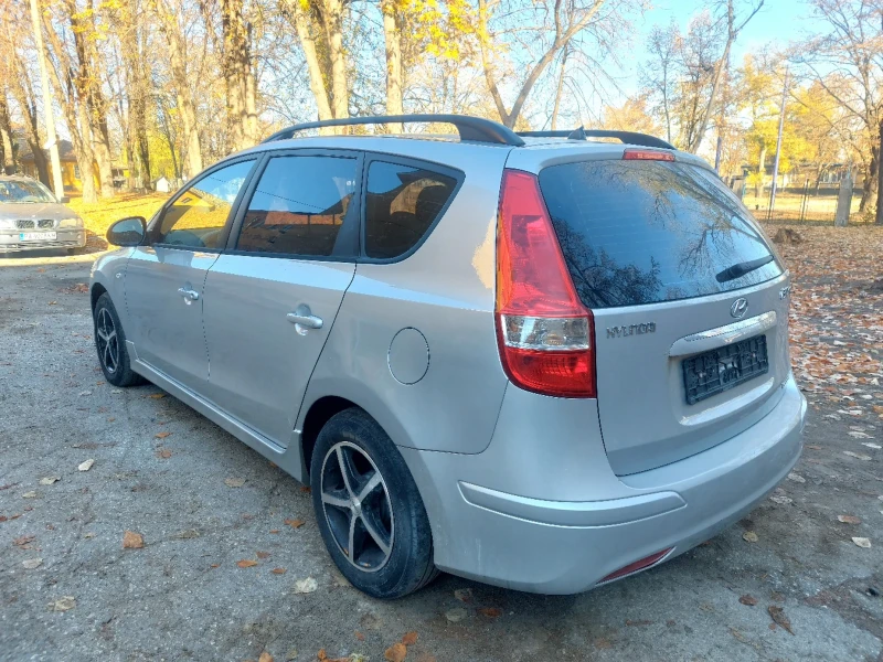 Hyundai I30 1.6 дизел , снимка 7 - Автомобили и джипове - 48009472