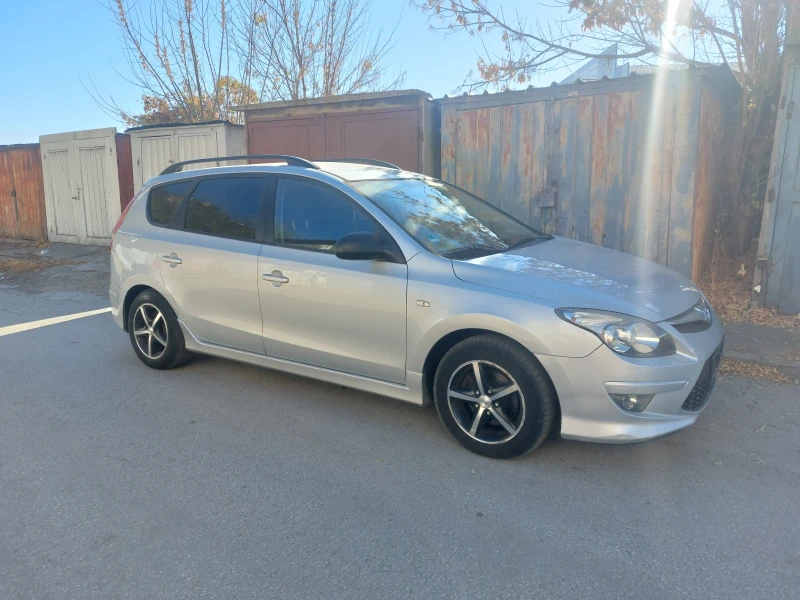 Hyundai I30 1.6 дизел комби , снимка 6 - Автомобили и джипове - 48009472