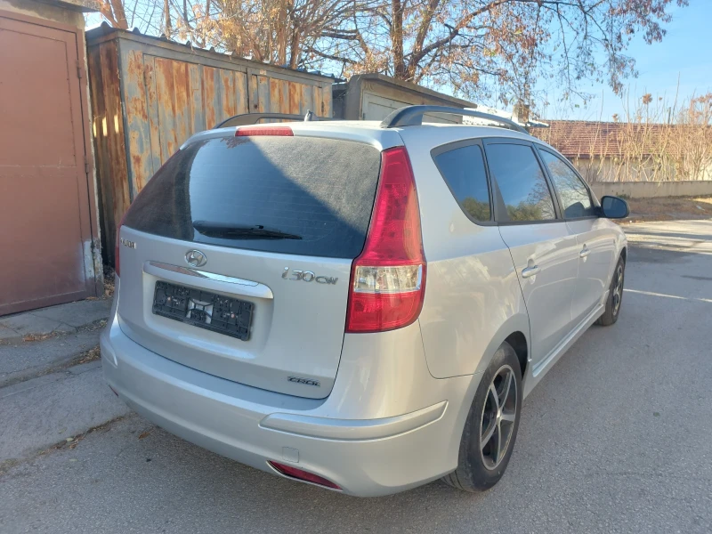 Hyundai I30 1.6 дизел комби , снимка 5 - Автомобили и джипове - 48009472