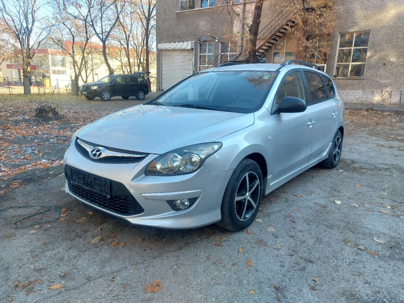 Hyundai I30 1.6 дизел , снимка 1 - Автомобили и джипове - 48009472