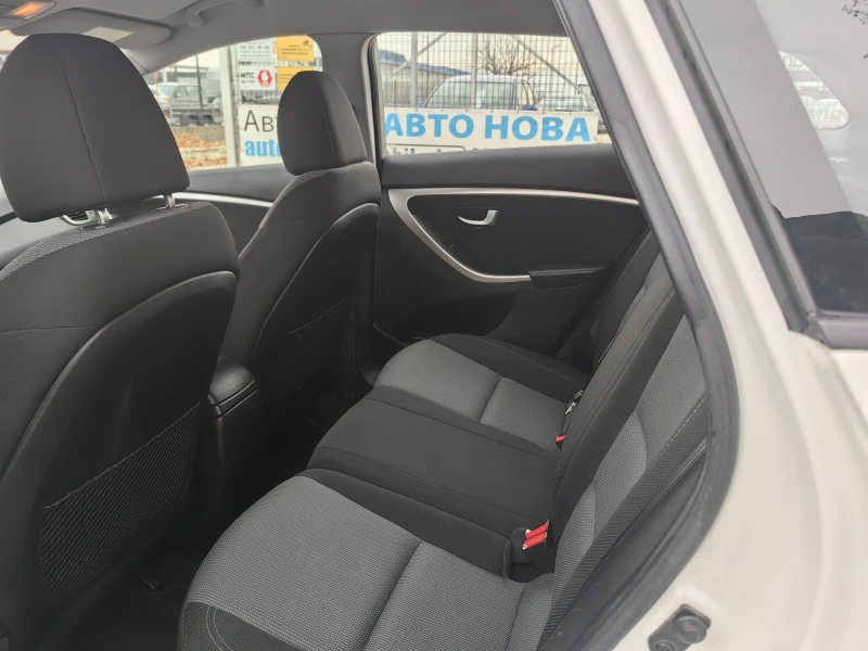 Hyundai I30 1.6 110 К.С. CRDI!МНОГО ЗАПАЗЕНА!, снимка 12 - Автомобили и джипове - 48441646