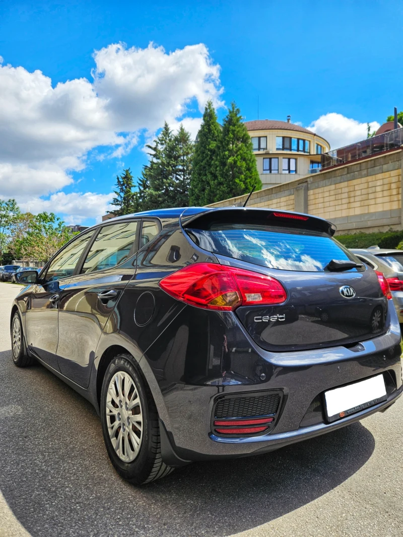Kia Ceed 1.4i 100 к.с. LPG Закупена от Киа България, снимка 5 - Автомобили и джипове - 50338697
