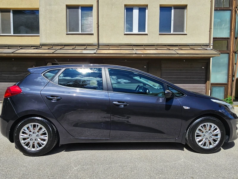 Kia Ceed 1.4i 100 к.с. LPG Закупена от Киа България, снимка 8 - Автомобили и джипове - 50338697