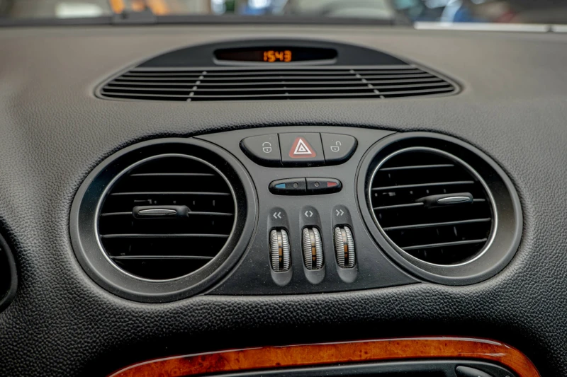 Mercedes-Benz SL 500 V8/ABC/AIR Matic/Distronic/Harman Kardon/BiXenon, снимка 10 - Автомобили и джипове - 50650419