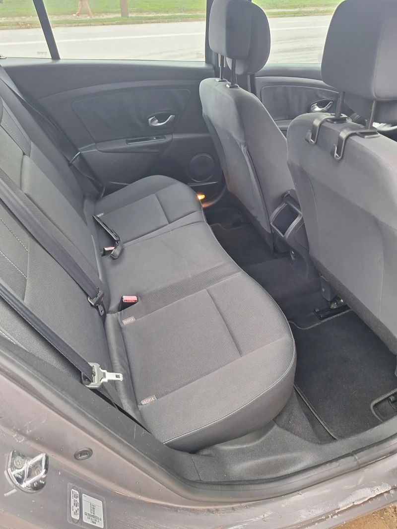 Renault Megane 1.5 dci 110 , снимка 8 - Автомобили и джипове - 52590173