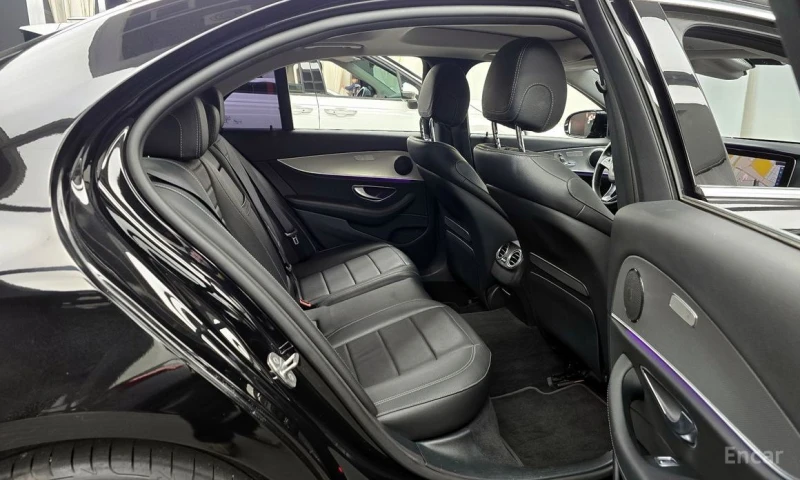 Mercedes-Benz E 300, снимка 12 - Автомобили и джипове - 52700118