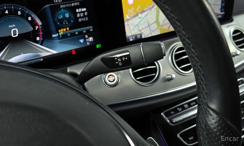 Mercedes-Benz E 300, снимка 9 - Автомобили и джипове - 52700118