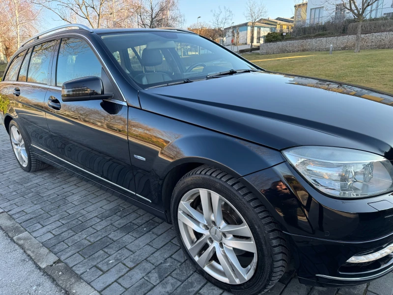 Mercedes-Benz C 200 CGI Avantgarde комби, снимка 4 - Автомобили и джипове - 53136456