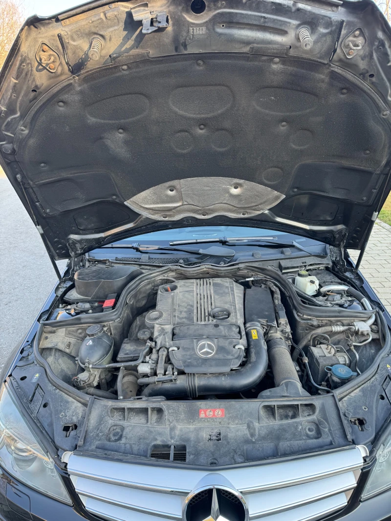 Mercedes-Benz C 200 CGI Avantgarde комби, снимка 17 - Автомобили и джипове - 53136456