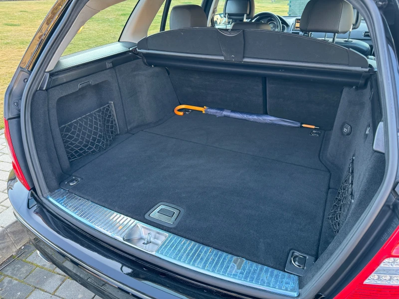 Mercedes-Benz C 200 CGI Avantgarde комби, снимка 15 - Автомобили и джипове - 53136456