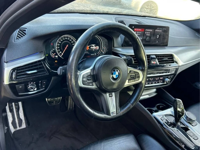 BMW 530 * 530i xDrive * CARFAX * БЕЗ ПЪРВОНАЧАЛНА ВНОСКА, снимка 15 - Автомобили и джипове - 53182415