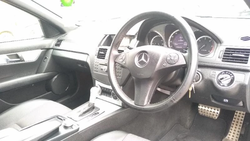 Mercedes-Benz C 200 2.2 CDI AMG, снимка 13 - Автомобили и джипове - 46305812