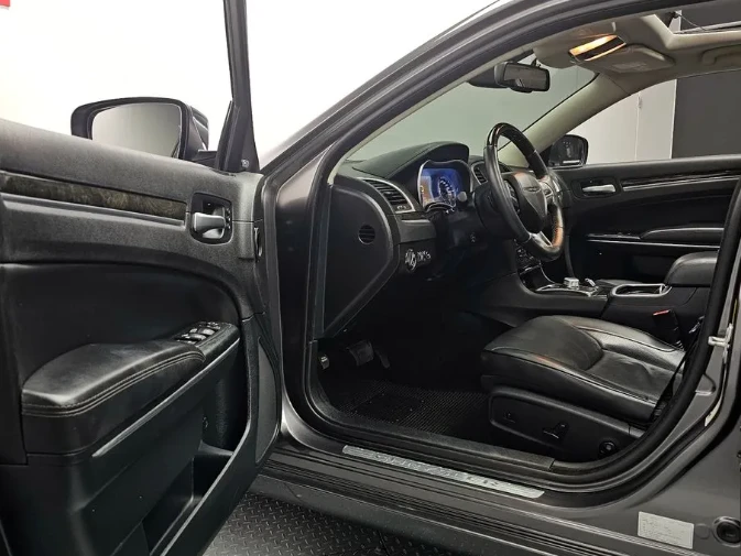 Chrysler 300c 3.6 - изображение 10