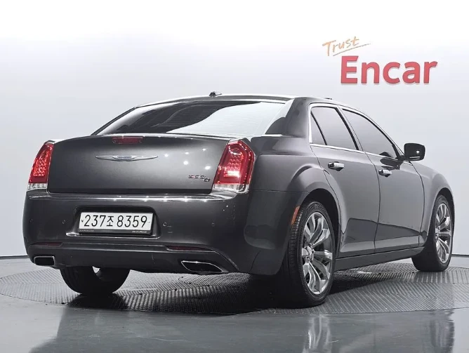 Chrysler 300c 3.6 - изображение 2