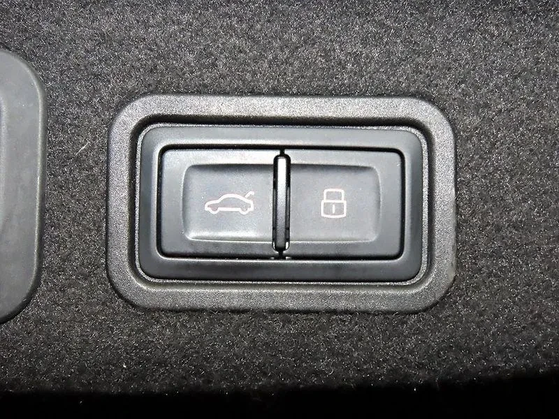 Audi A8 3.0 TDI Quattro, снимка 16 - Автомобили и джипове - 54564836