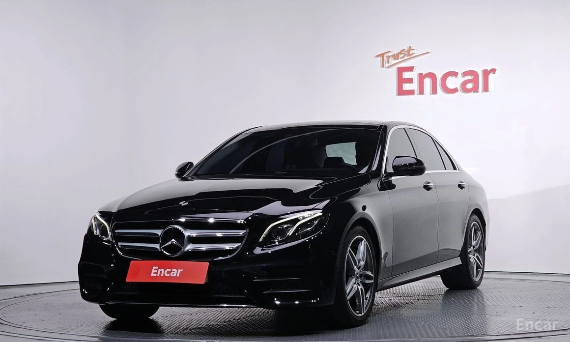 Mercedes-Benz E 300, снимка 1