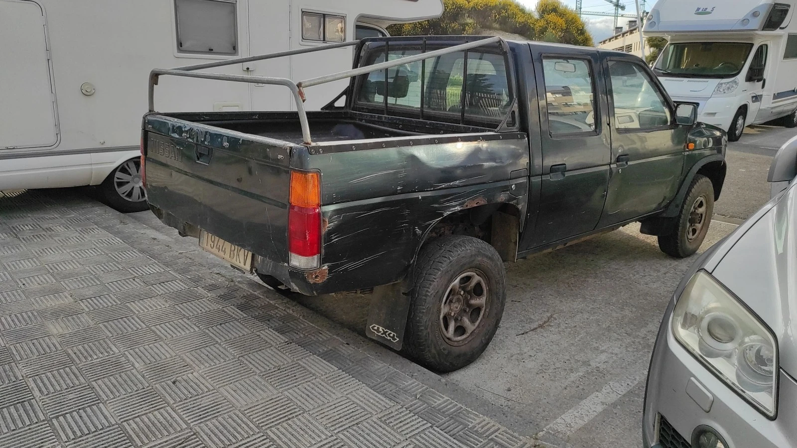 Nissan Pickup  - изображение 4