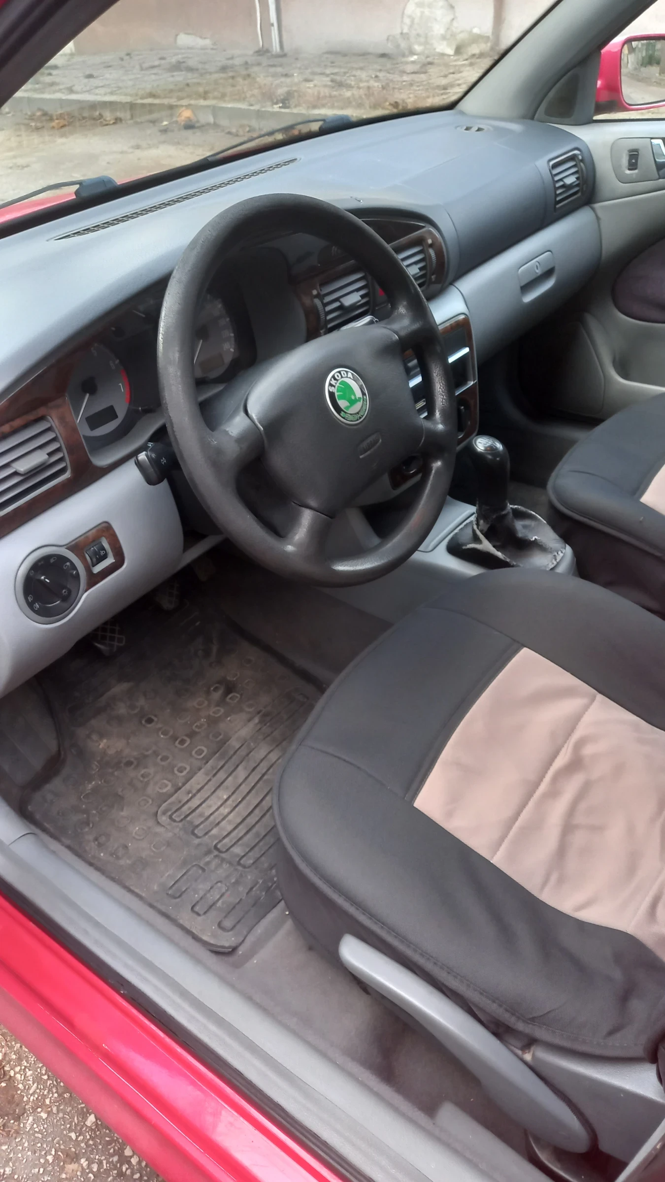 Skoda Octavia 1.6, 101 к.с. - изображение 7