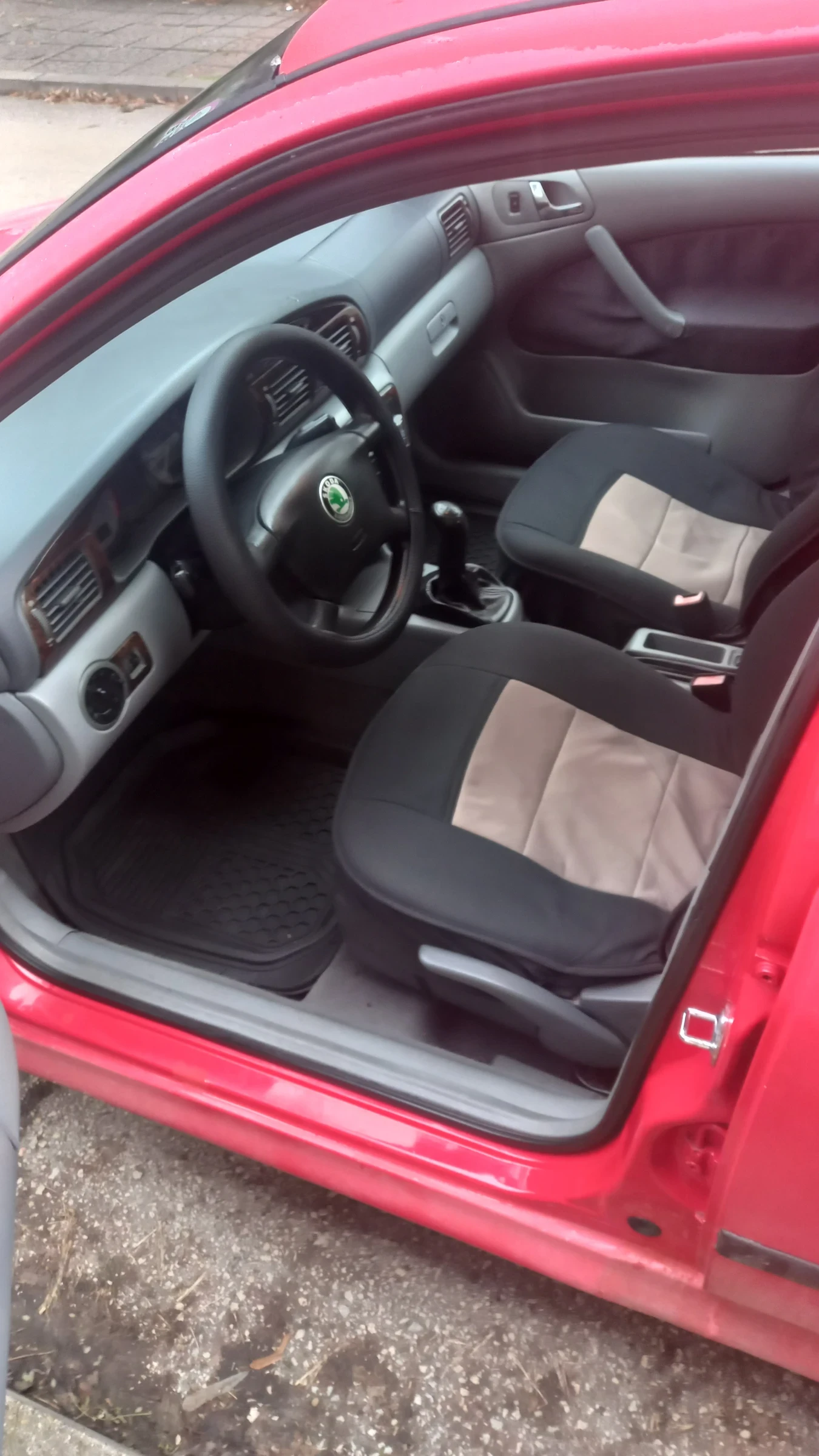 Skoda Octavia 1.6, 102 к.с. - изображение 7