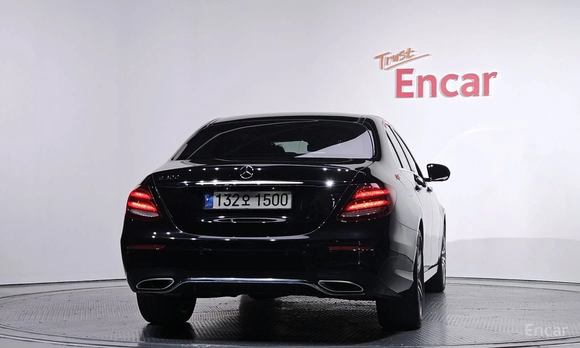 Mercedes-Benz E 300  - изображение 4