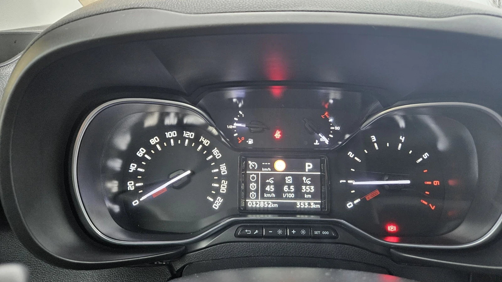 Toyota Proace City Verso 1.2-L-TURBO-7 МЕСТНА, снимка 16 - Автомобили и джипове - 53626293