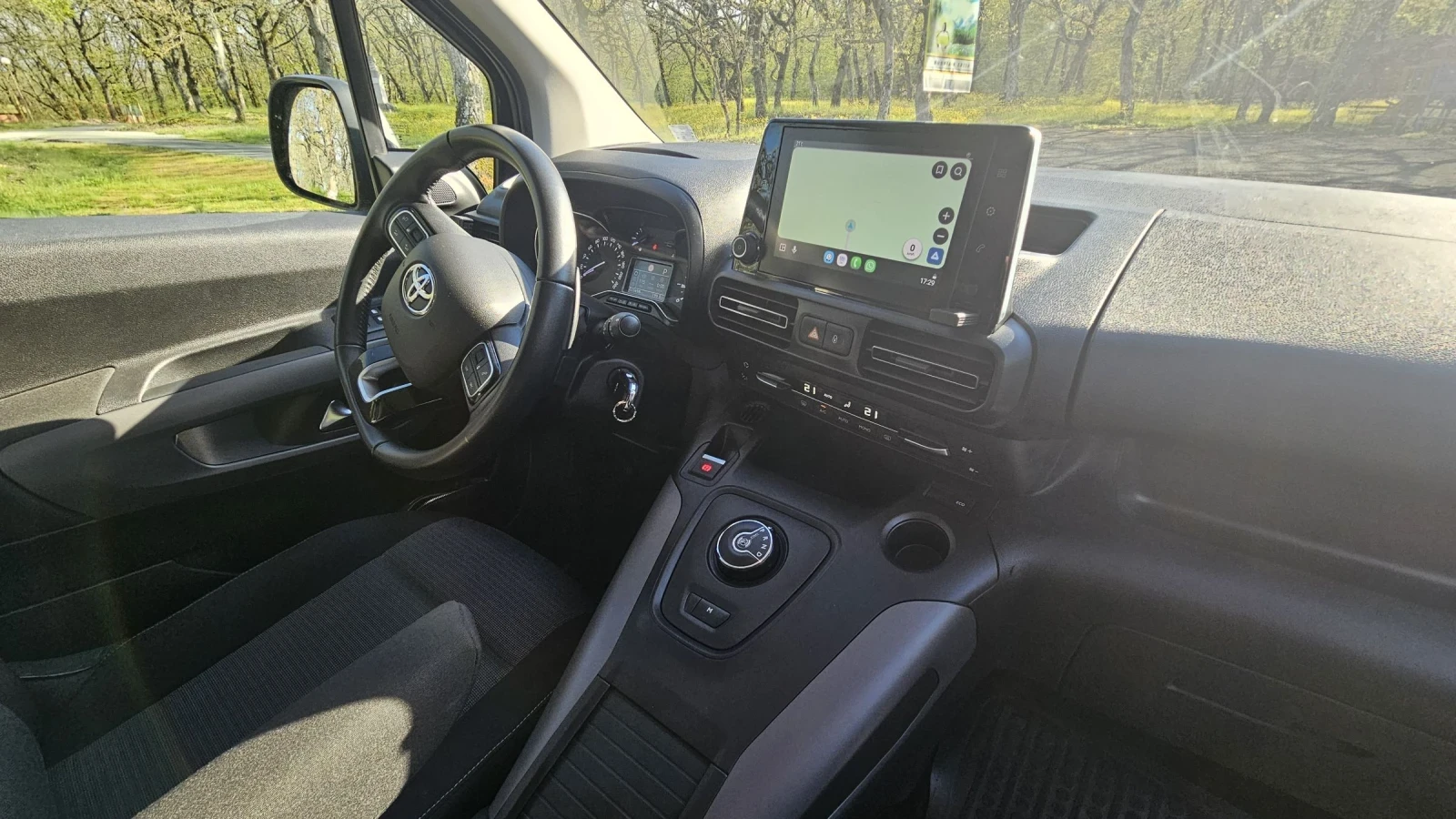 Toyota Proace City Verso 1.2-L-TURBO-7 МЕСТНА, снимка 12 - Автомобили и джипове - 53626293