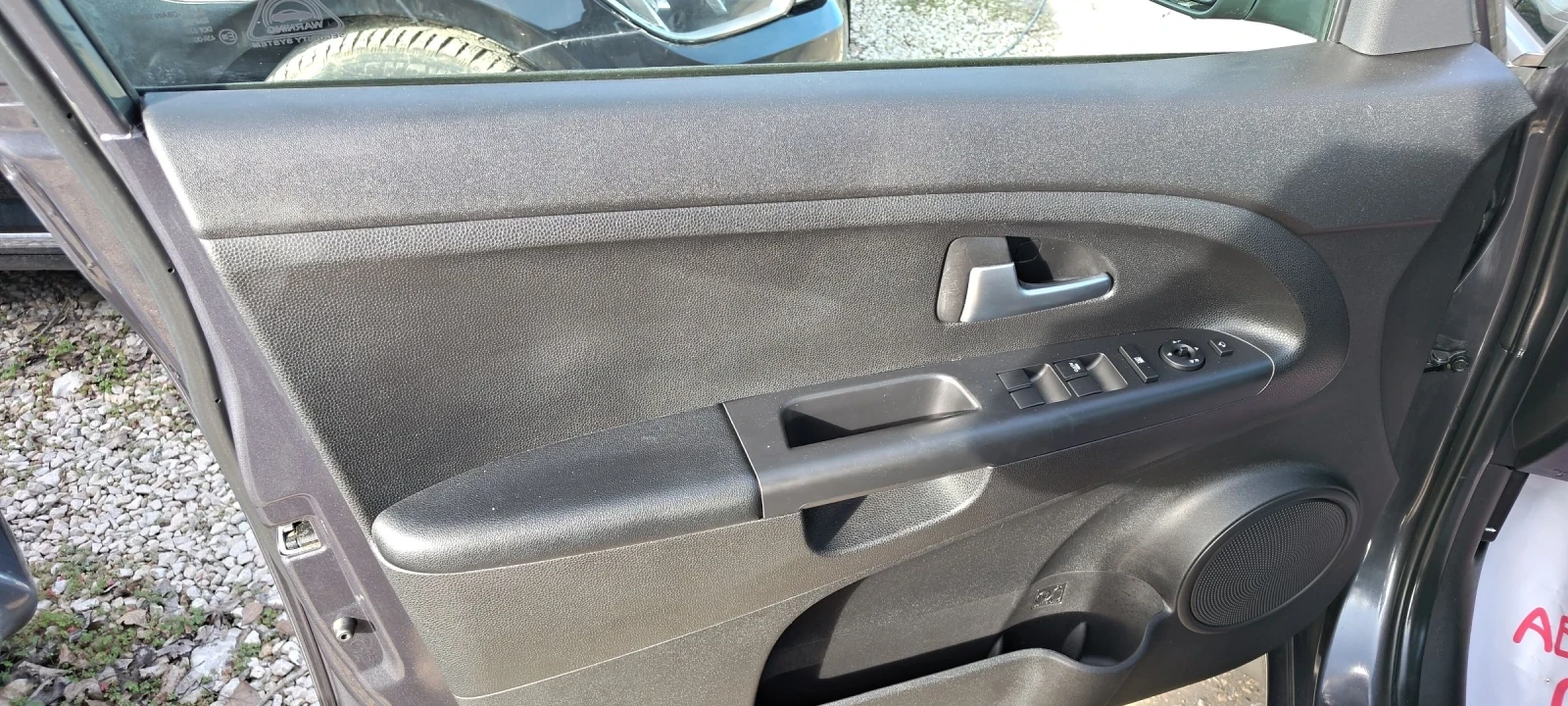 Kia Venga 1.6i автомат/нави - изображение 7