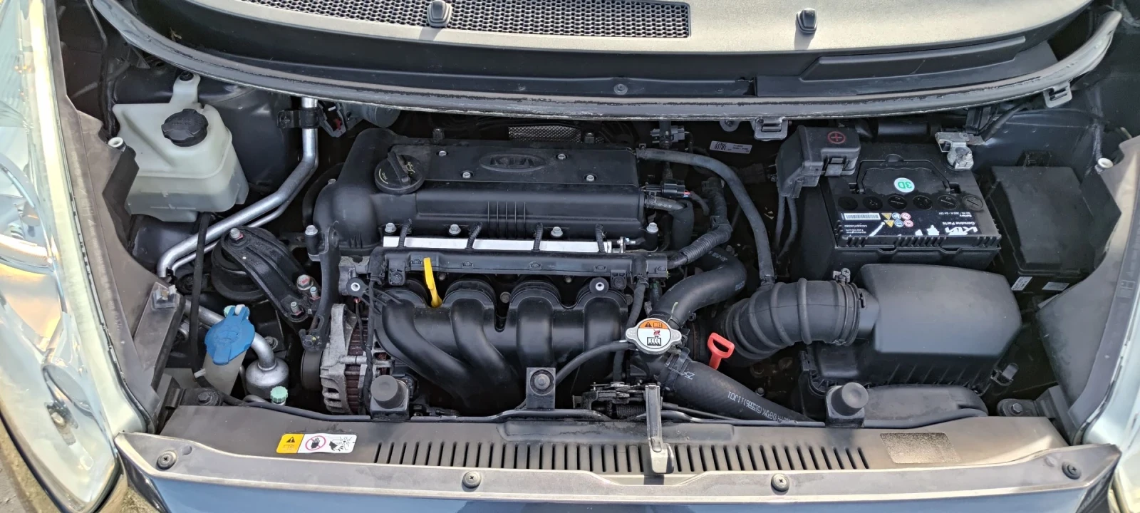 Kia Venga 1.6i автомат/нави - изображение 8