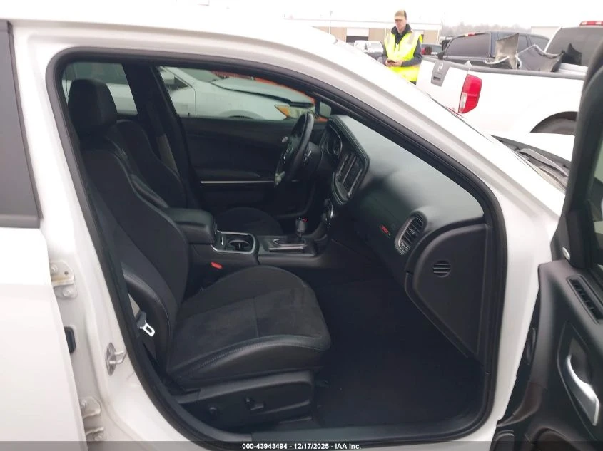 Dodge Charger 6.4l Scat Pack Rwd - изображение 5