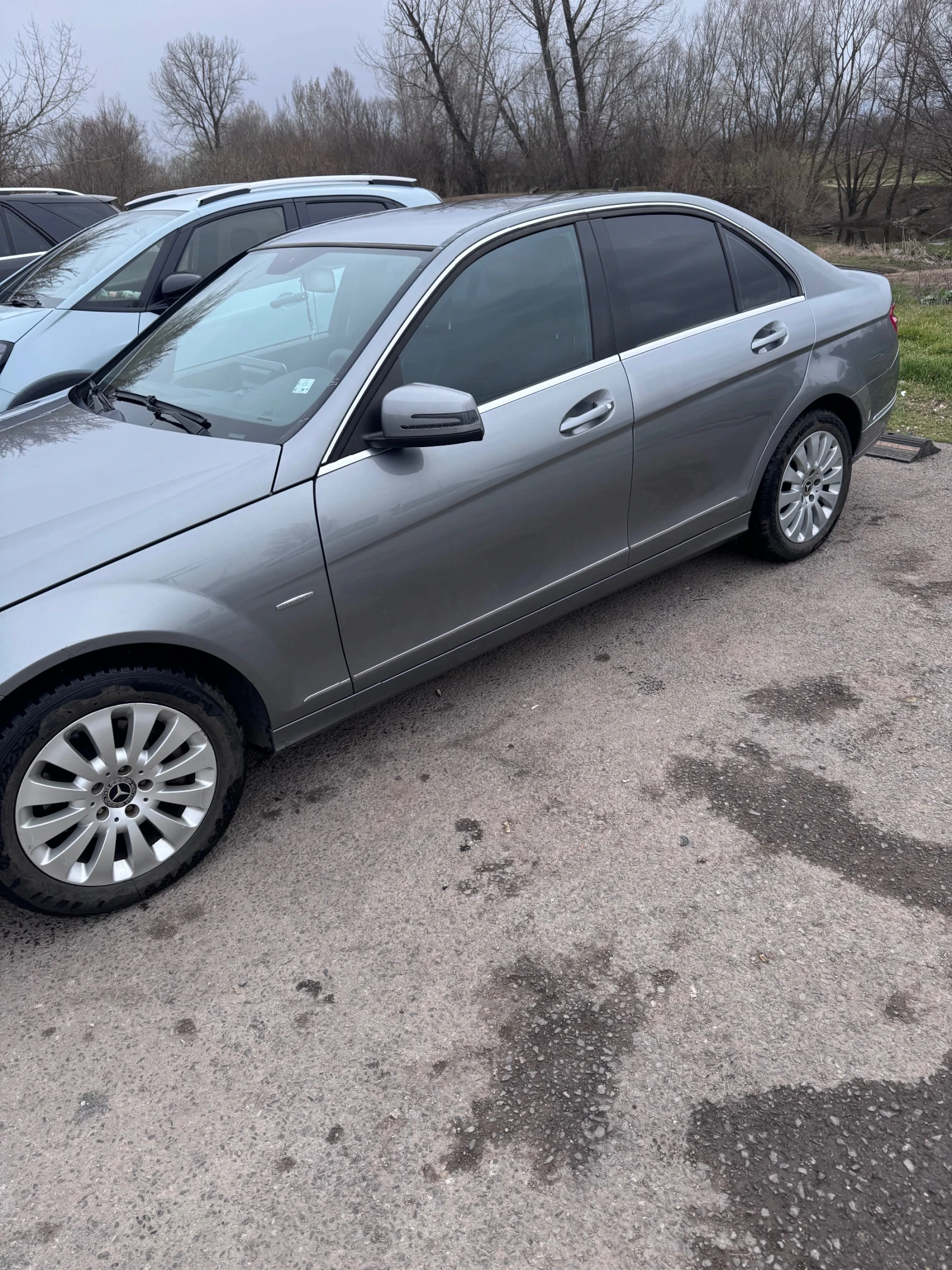 Mercedes-Benz C 220, снимка 8 - Автомобили и джипове - 53890213