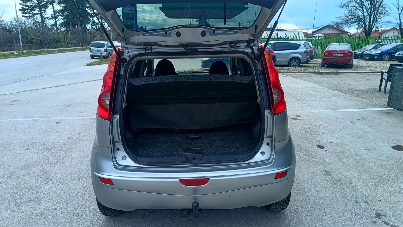 Nissan Note 1.4i Бензин 88 к.с , снимка 15 - Автомобили и джипове - 54151406