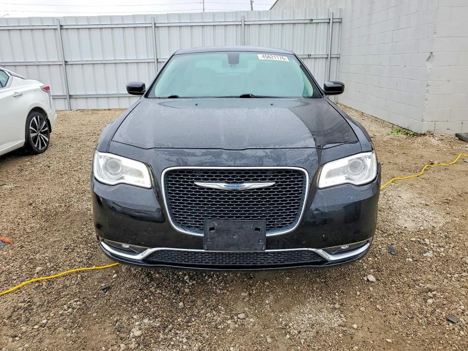 Chrysler 300c 2017 CHRYSLER 300 LIMITED, снимка 2 - Автомобили и джипове - 54220410